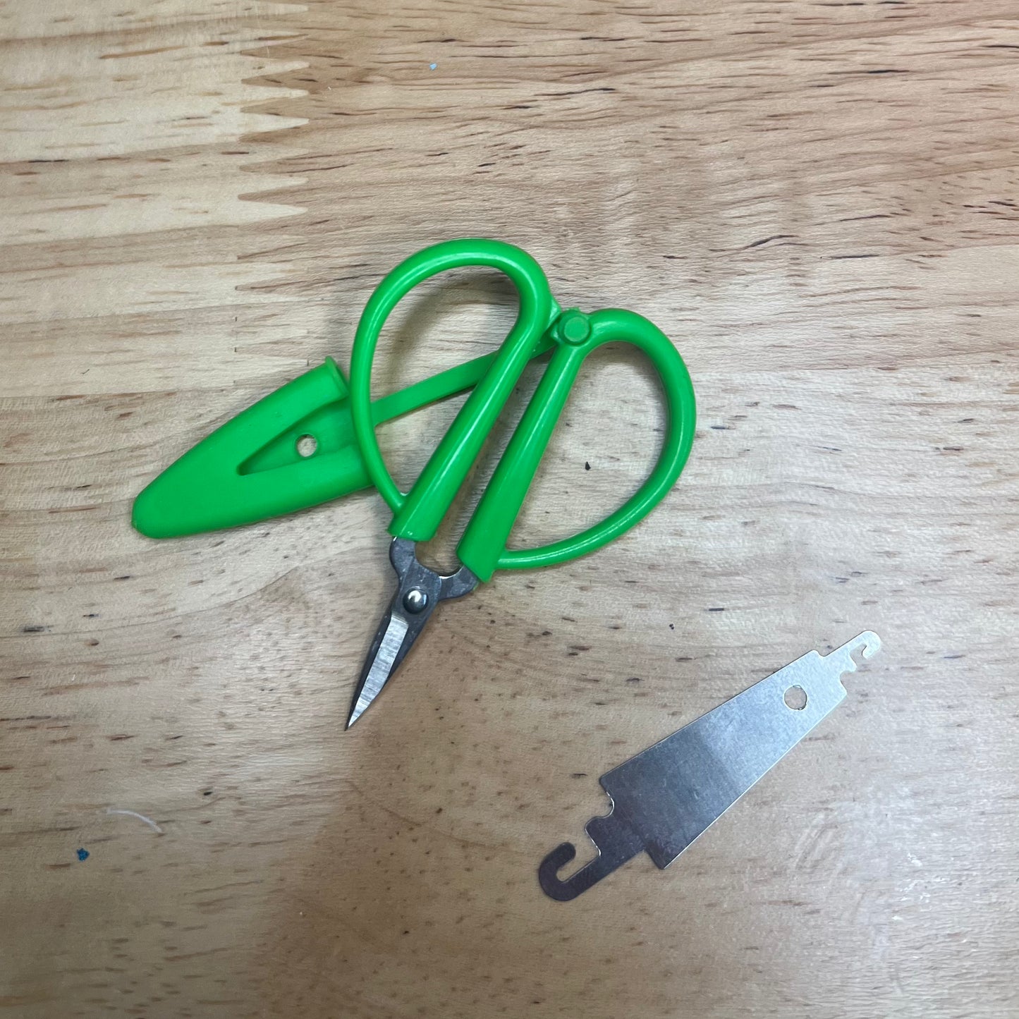 Scissor + Needle Threader Bundle